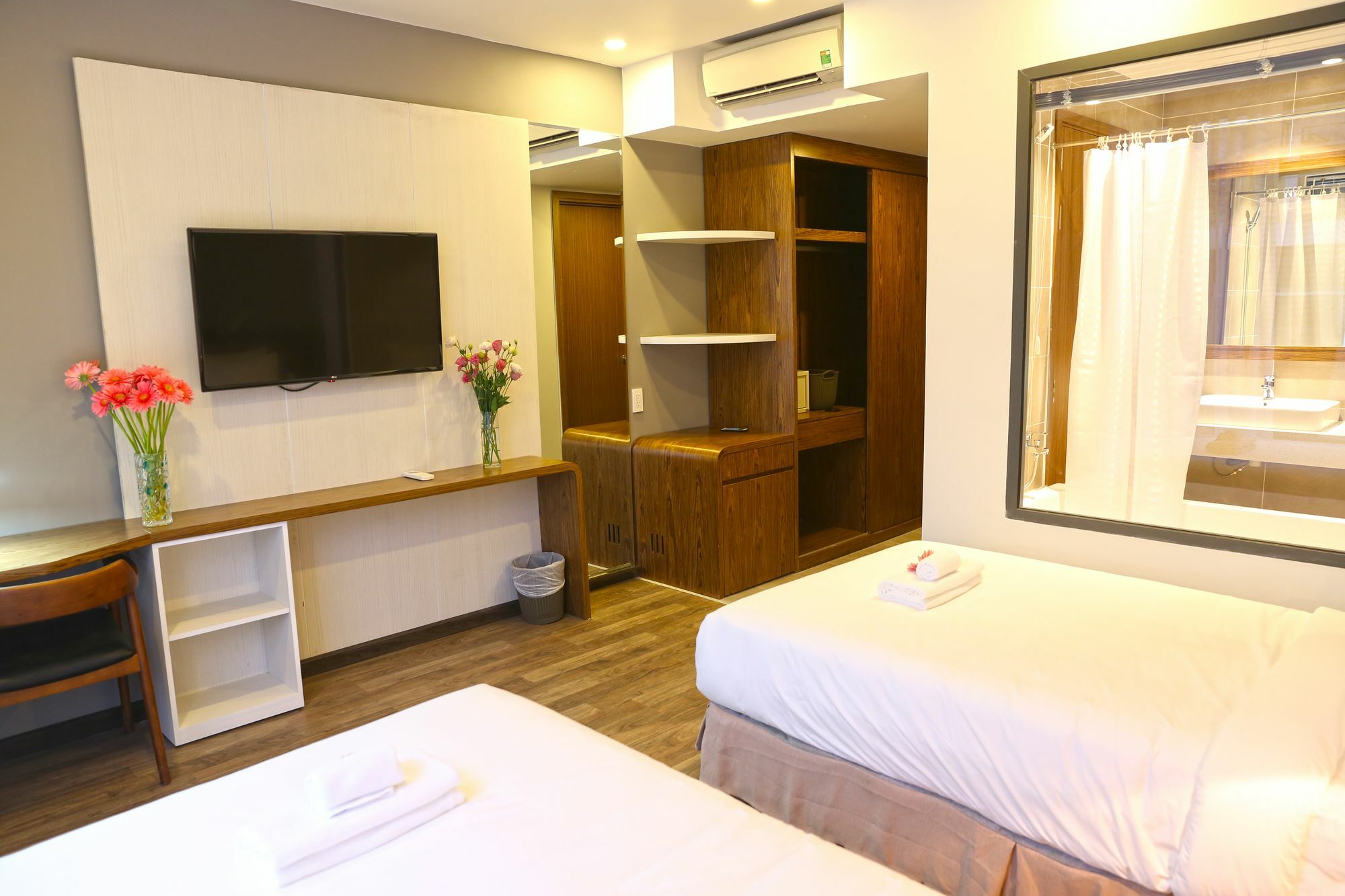 Bizu Royal Hotel Ho Chi Minh City Exterior photo