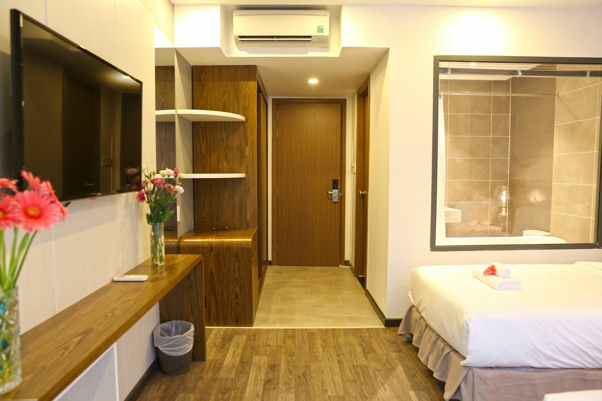 Bizu Royal Hotel Ho Chi Minh City Exterior photo