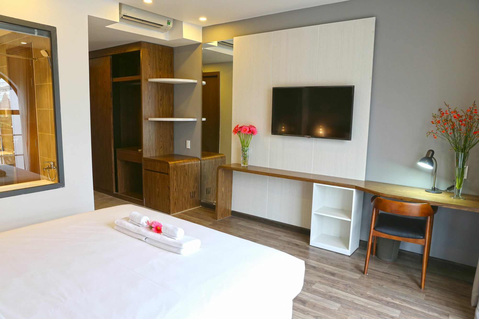 Bizu Royal Hotel Ho Chi Minh City Exterior photo