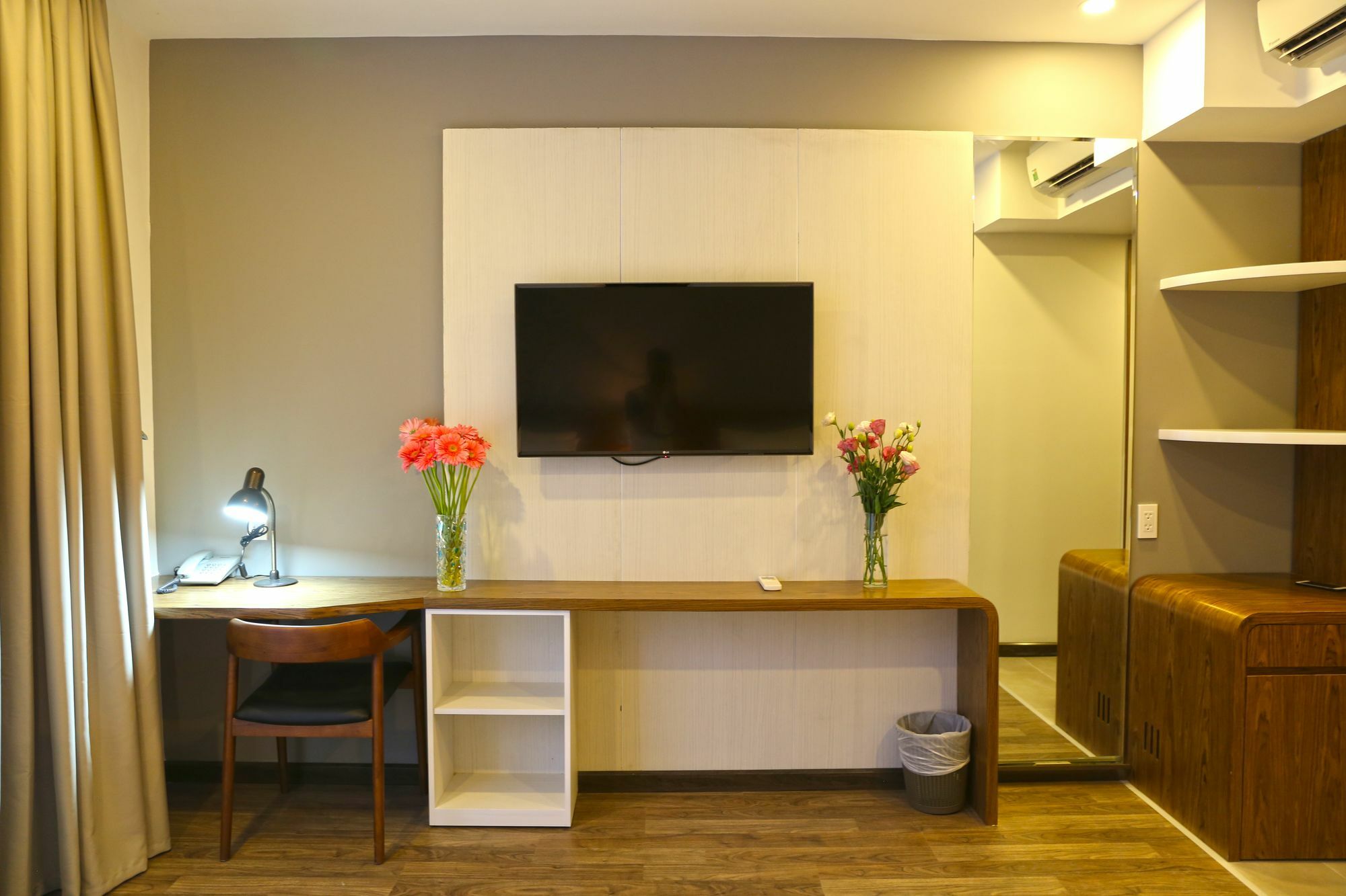 Bizu Royal Hotel Ho Chi Minh City Exterior photo